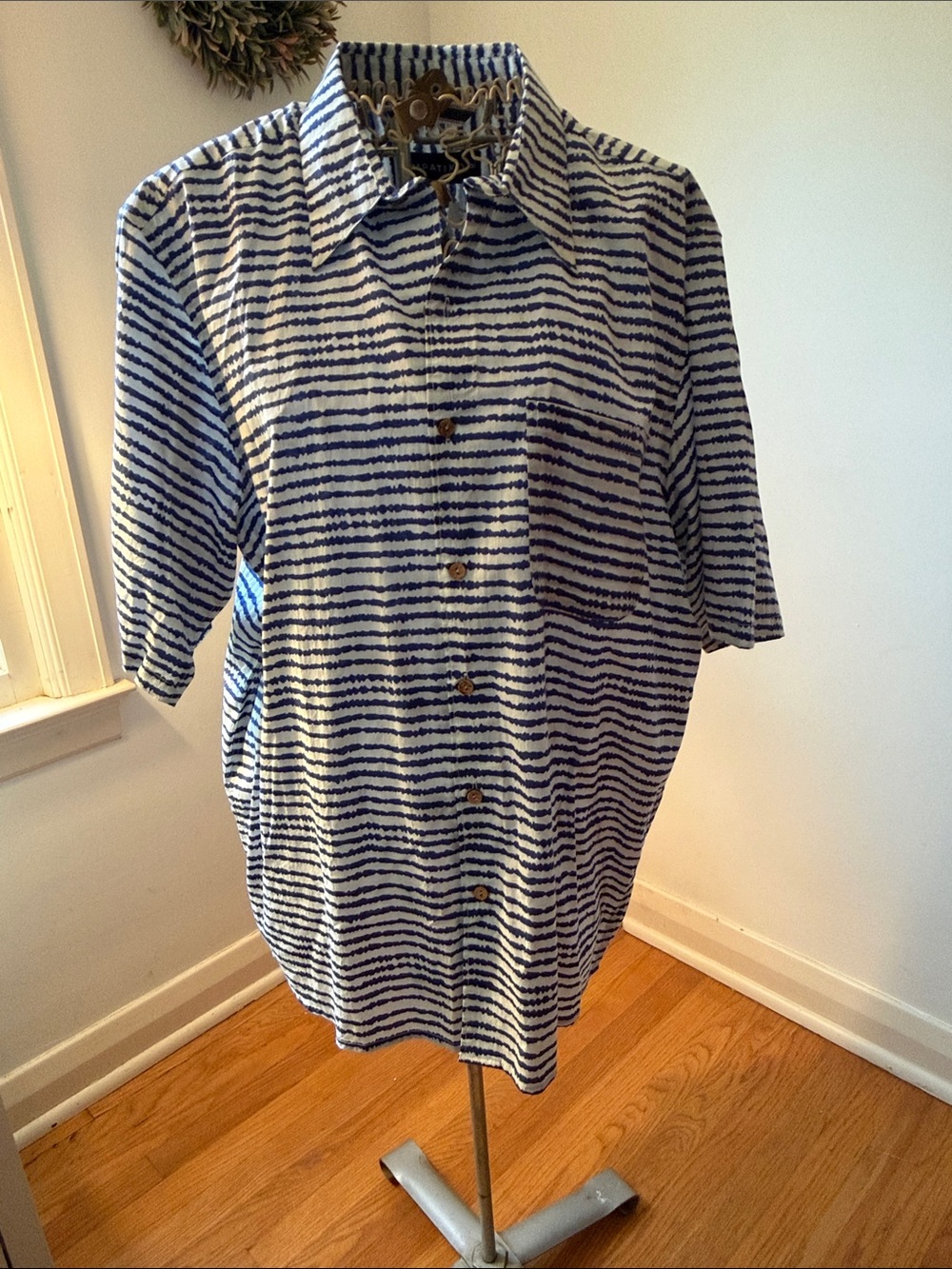 Casual Short-Sleeve Blue and White Striped Button-Down Shirt